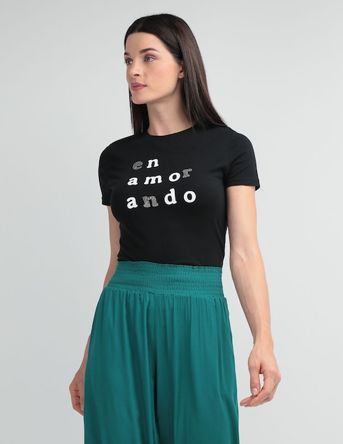 Playera manga corta Metropolis cuello redondo para mujer