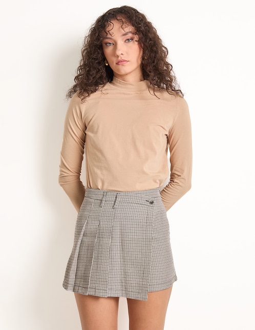 Falda short a la cintura 1