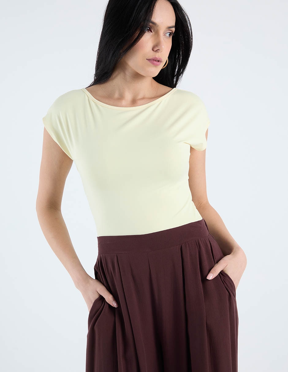 Top cuello redondo espalda abierta Top cuello redondo espalda abierta